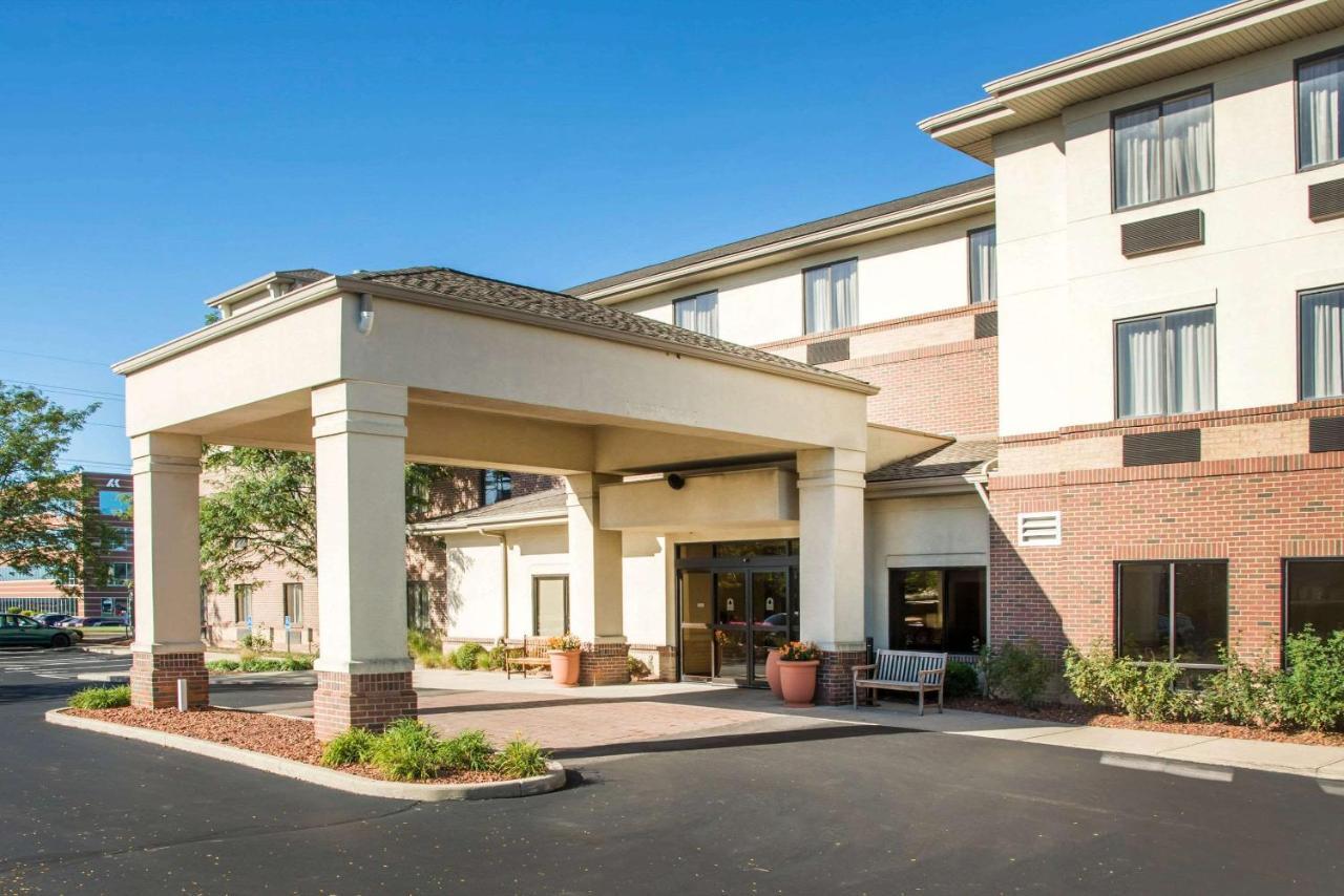 Comfort Inn & Suites West Chester - North Cincinnati Exterior photo